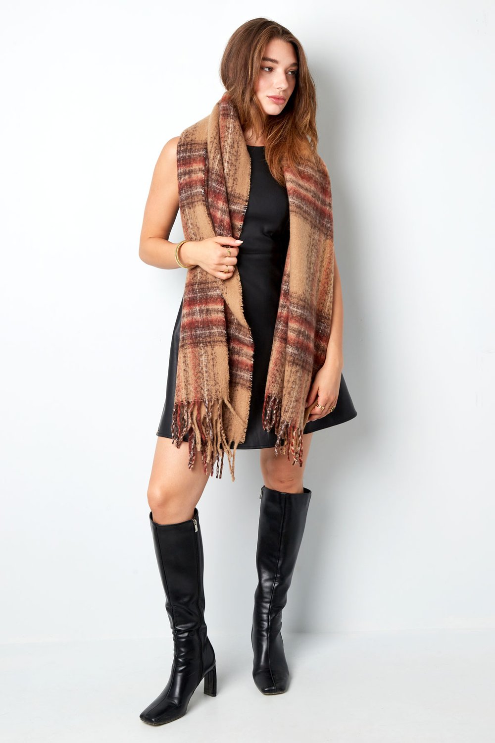Scarf colorful stripe detail h5Picture4